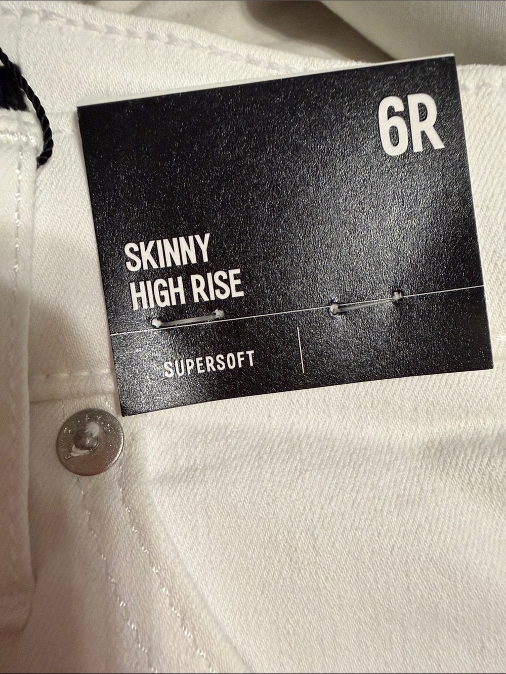 Brand new . Express White High-Rise Skinny Jeans